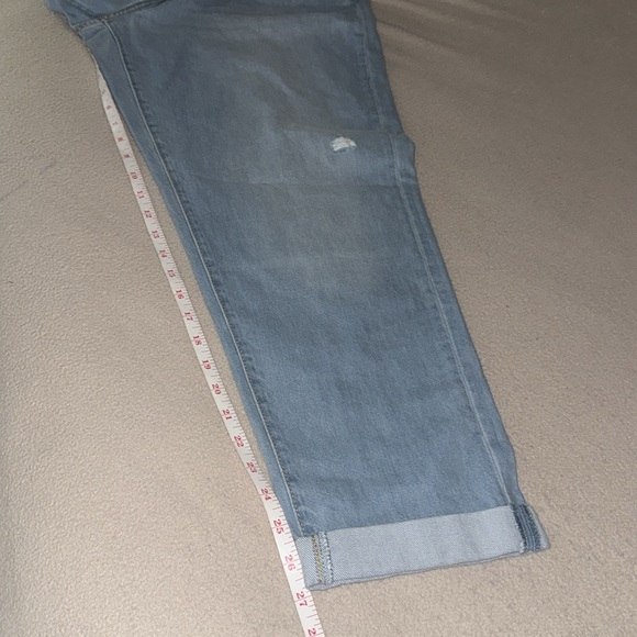 Universal Thread Women's Mid-Rise Boyfriend Jeans Light Wash - Picture 6 of 6